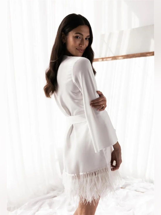 Rya Collection Tops - 🦢Rya Collection White Feather Trim Silk Wrap XS/S - Never worn!🤍